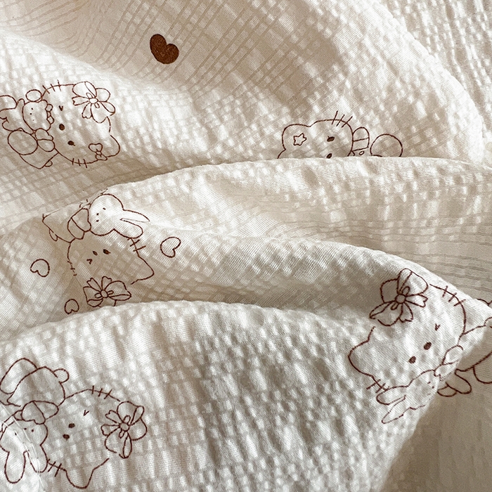 91家纺网 家纺一手货源 找家纺 一比一家纺 2026春夏新款三角针泡芙纱夏被夏凉被空调被四件套 三角针夏被-甜心KT