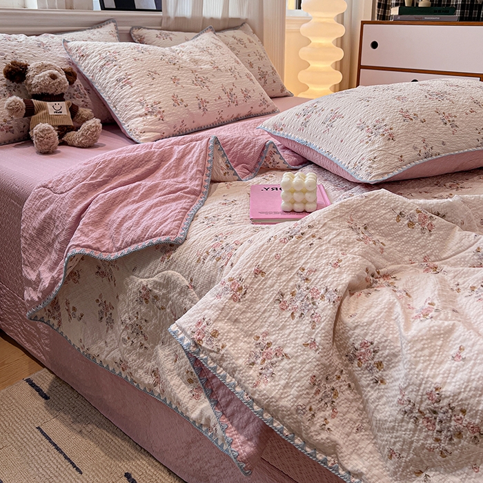 91家纺网 家纺一手货源 找家纺 一比一家纺 2026春夏新款三角针泡芙纱夏被夏凉被空调被四件套 三角针夏被-紫花楹