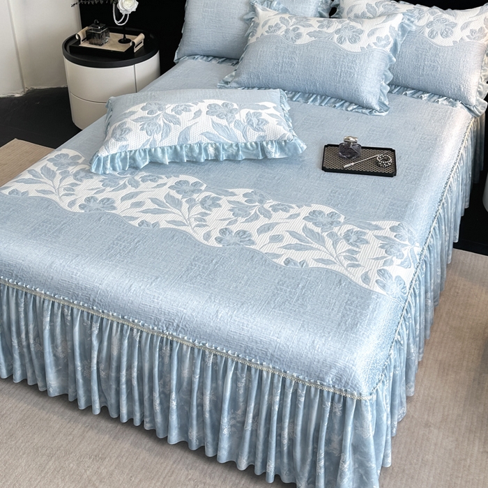 91家纺网 家纺一手货源 找家纺 诺梵家纺 2026新款冰豆豆PE高分子凉感印花床裙款凉席三件套【控价1.5米139 ；1.8米149；2.0米159】 小蛮腰-蓝