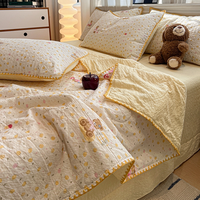 91家纺网 家纺一手货源 找家纺 一比一家纺 2026春夏新款三角针泡芙纱夏被夏凉被空调被四件套 三角针夏被-棕熊宝贝