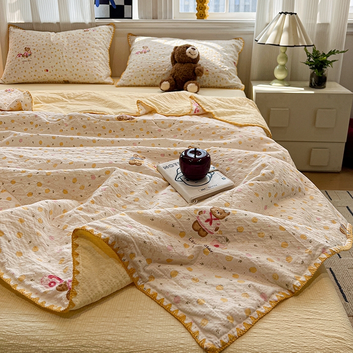 91家纺网 家纺一手货源 找家纺 一比一家纺 2026春夏新款三角针泡芙纱夏被夏凉被空调被四件套 三角针夏被-棕熊宝贝