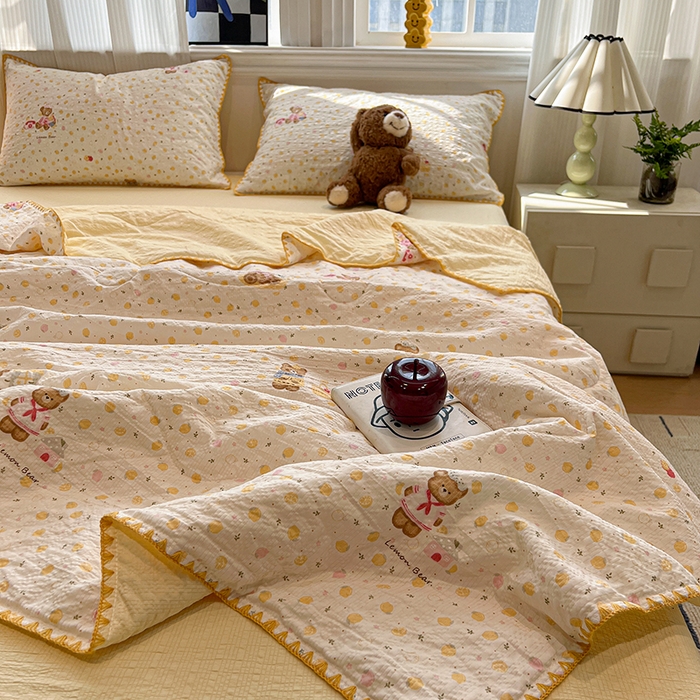 91家纺网 家纺一手货源 找家纺 一比一家纺 2026春夏新款三角针泡芙纱夏被夏凉被空调被四件套 三角针夏被-棕熊宝贝