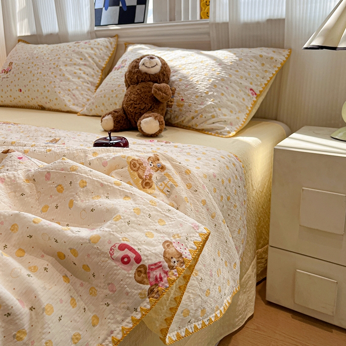 91家纺网 家纺一手货源 找家纺 一比一家纺 2026春夏新款三角针泡芙纱夏被夏凉被空调被四件套 三角针夏被-棕熊宝贝