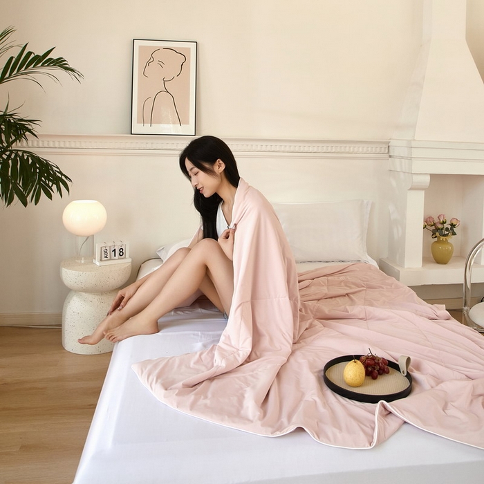 91家纺网 家纺一手货源 找家纺 库里梦家纺 2026新款A类母婴级冰肤凉感夏被锦氨双面凉皮皮夏凉被 凉皮皮-粉