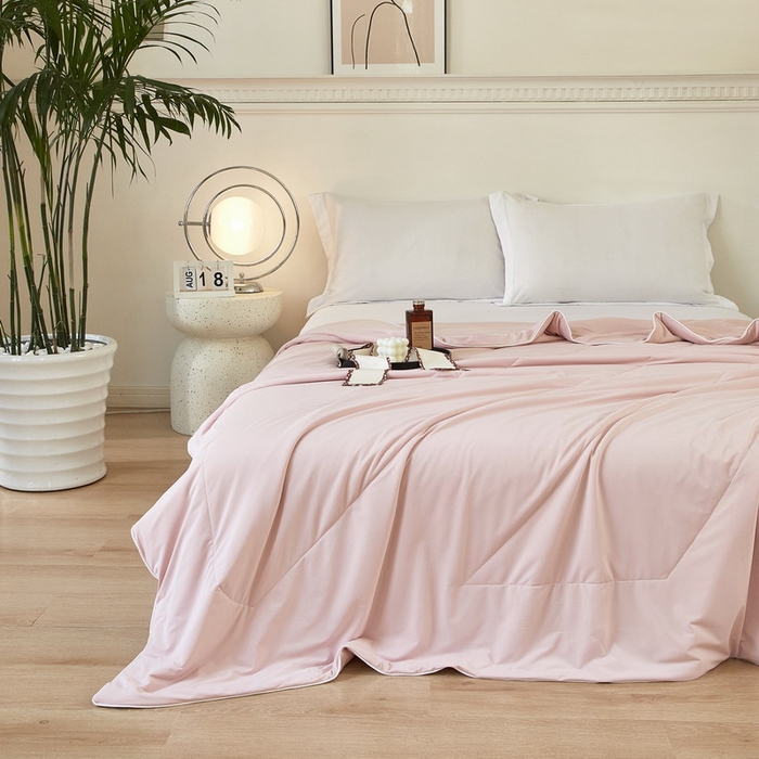 91家纺网 家纺一手货源 找家纺 库里梦家纺 2026新款A类母婴级冰肤凉感夏被锦氨双面凉皮皮夏凉被 凉皮皮-粉