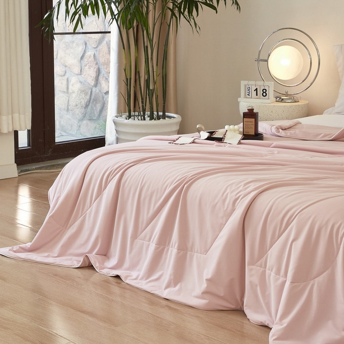 91家纺网 家纺一手货源 找家纺 库里梦家纺 2026新款A类母婴级冰肤凉感夏被锦氨双面凉皮皮夏凉被 凉皮皮-粉