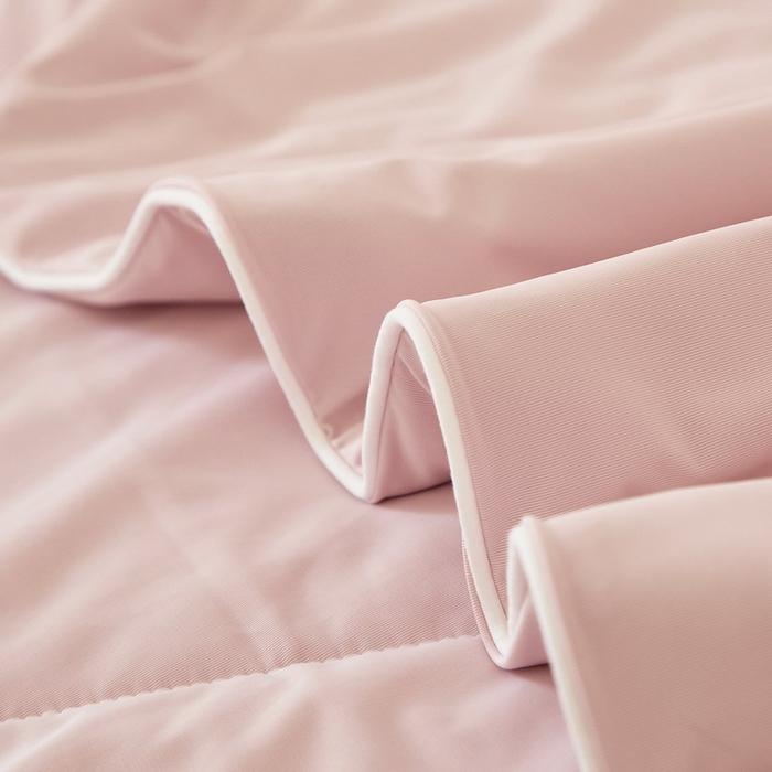 91家纺网 家纺一手货源 找家纺 库里梦家纺 2026新款A类母婴级冰肤凉感夏被锦氨双面凉皮皮夏凉被 凉皮皮-粉