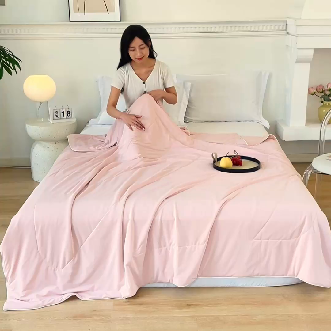 91家纺网 家纺一手货源 找家纺 库里梦家纺 2026新款A类母婴级冰肤凉感夏被锦氨双面凉皮皮夏凉被 凉皮皮-粉