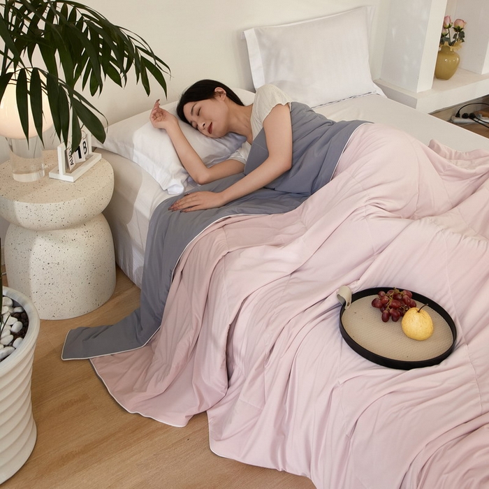 91家纺网 家纺一手货源 找家纺 库里梦家纺 2026新款A类母婴级冰肤凉感夏被锦氨双面凉皮皮夏凉被 凉皮皮-粉灰