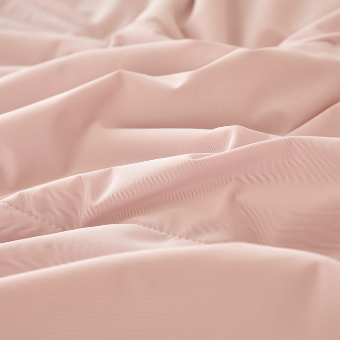 91家纺网 家纺一手货源 找家纺 库里梦家纺 2026新款A类母婴级冰肤凉感夏被锦氨双面凉皮皮夏凉被 凉皮皮-粉灰