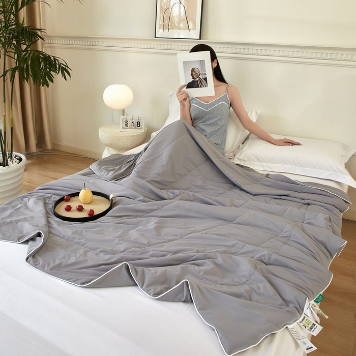 91家纺网 家纺一手货源 找家纺 库里梦家纺 2026新款A类母婴级冰肤凉感夏被锦氨双面凉皮皮夏凉被 凉皮皮-灰