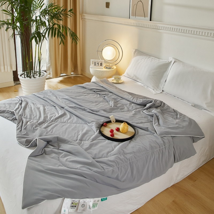 91家纺网 家纺一手货源 找家纺 库里梦家纺 2026新款A类母婴级冰肤凉感夏被锦氨双面凉皮皮夏凉被 凉皮皮-灰