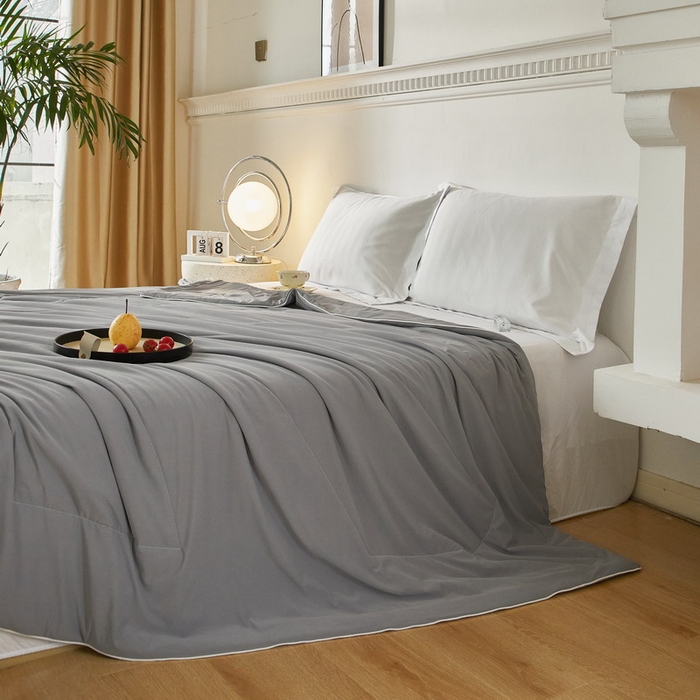 91家纺网 家纺一手货源 找家纺 库里梦家纺 2026新款A类母婴级冰肤凉感夏被锦氨双面凉皮皮夏凉被 凉皮皮-灰