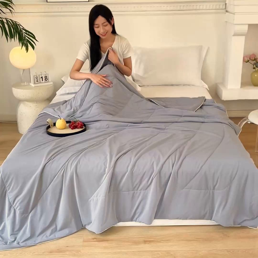 91家纺网 家纺一手货源 找家纺 库里梦家纺 2026新款A类母婴级冰肤凉感夏被锦氨双面凉皮皮夏凉被 凉皮皮-灰
