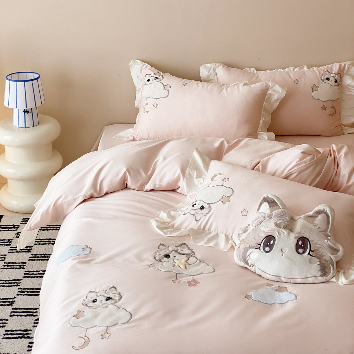 91家纺网 家纺一手货源 找家纺 （总）莎臣豹 2026新款莱赛尔天丝贴布绣四件套樱花树下