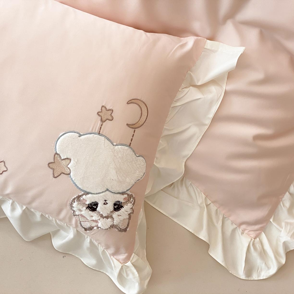 91家纺网 家纺一手货源 找家纺 （总）莎臣豹 2026新款100支新疆长绒棉四件套-甜梦小喵