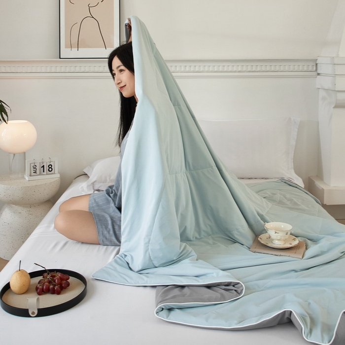 91家纺网 家纺一手货源 找家纺 库里梦家纺 2026新款A类母婴级冰肤凉感夏被锦氨双面凉皮皮夏凉被 凉皮皮-蓝灰