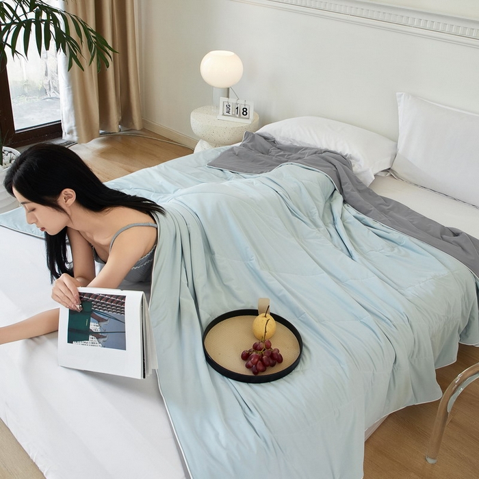 91家纺网 家纺一手货源 找家纺 库里梦家纺 2026新款A类母婴级冰肤凉感夏被锦氨双面凉皮皮夏凉被 凉皮皮-蓝灰