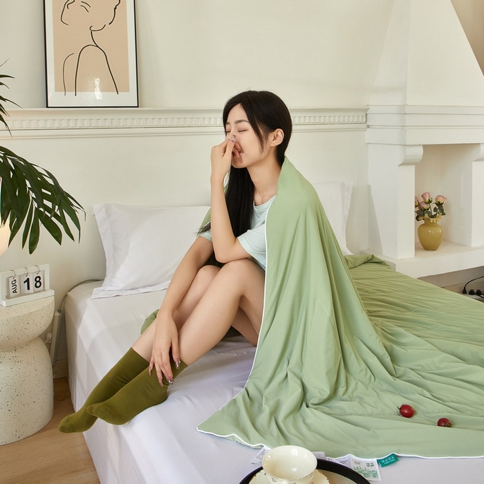 91家纺网 家纺一手货源 找家纺 库里梦家纺 2026新款A类母婴级冰肤凉感夏被锦氨双面凉皮皮夏凉被 凉皮皮-绿