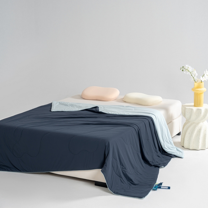 91家纺网 家纺一手货源 找家纺 CINNY馨宜 2026新款A类180g高克重锦氨凉感 冷布丁凉感防蚊即刻凉感夏被 深睡蓝