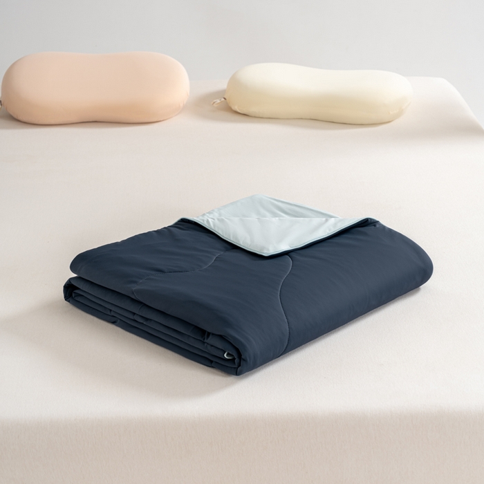 91家纺网 家纺一手货源 找家纺 CINNY馨宜 2026新款A类180g高克重锦氨凉感 冷布丁凉感防蚊即刻凉感夏被 深睡蓝