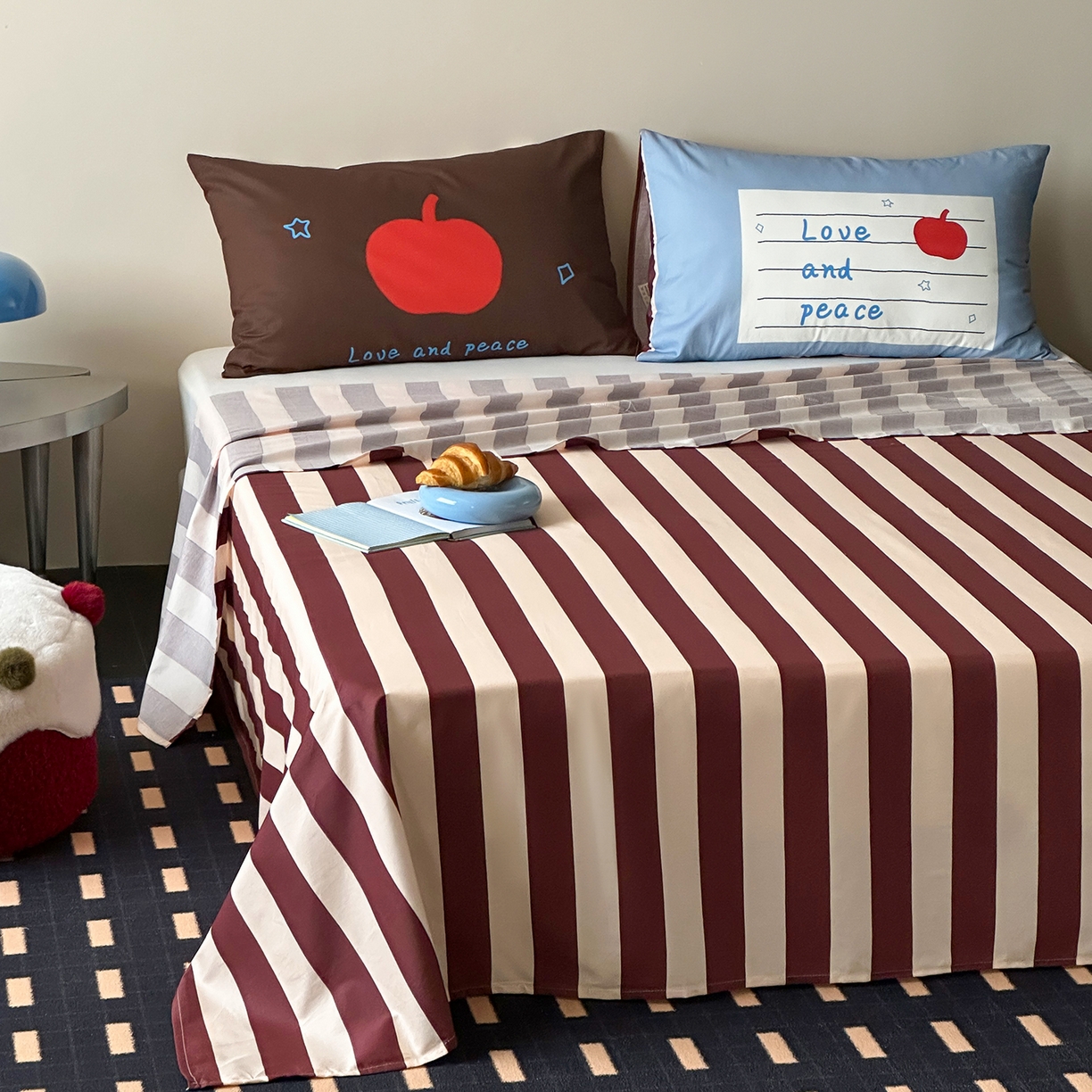 91家纺网 家纺一手货源 找家纺 （总）桃子家居 2026新款A类全棉纯棉水洗简约混搭数码印花条纹星纹复古治愈卡通单品床单床笠系列