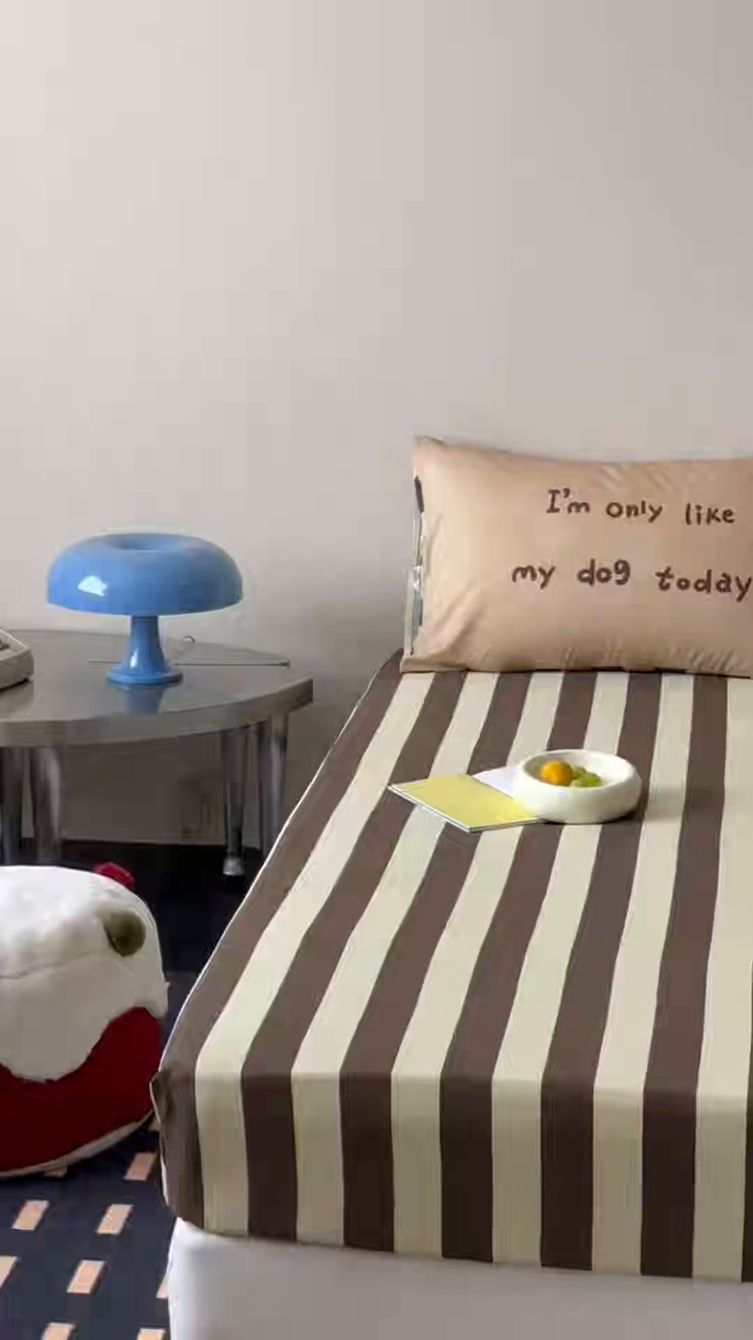 91家纺网 家纺一手货源 找家纺 桃子家居 2026新款A类全棉纯棉水洗简约混搭数码印花条纹星纹复古治愈卡通单品床单床笠系列 水洗棉单品床笠-奶棕安睡狗