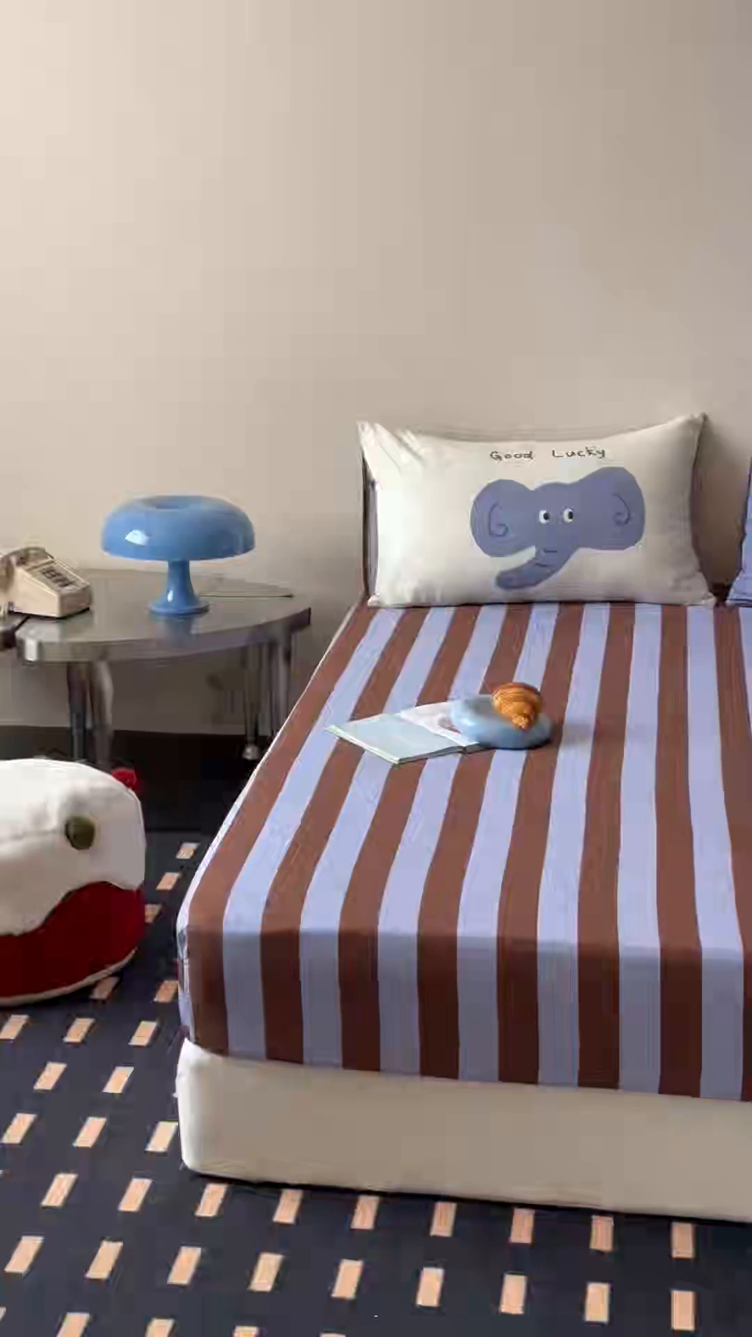 91家纺网 家纺一手货源 找家纺 桃子家居 2026新款A类全棉纯棉水洗简约混搭数码印花条纹星纹复古治愈卡通单品床单床笠系列 水洗棉单品床笠-蓝棕小甜象