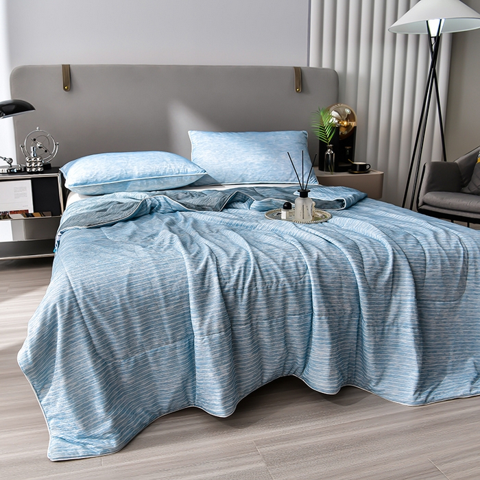 91家纺网 家纺一手货源 找家纺 库里梦家纺 2026新款凉感条纹针织冰淇淋空调被夏被夏凉被 冰蓝