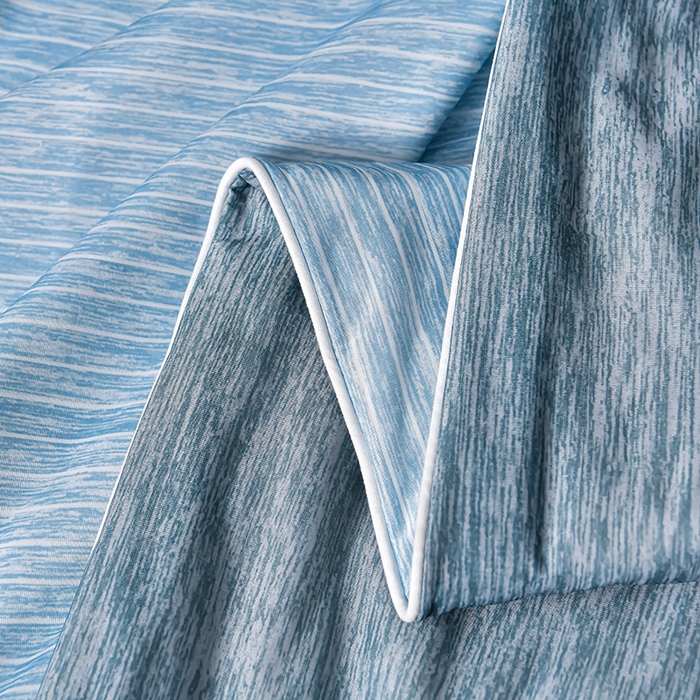 91家纺网 家纺一手货源 找家纺 库里梦家纺 2026新款凉感条纹针织冰淇淋空调被夏被夏凉被 冰蓝