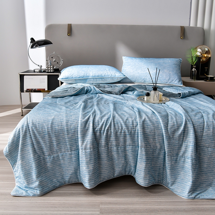 91家纺网 家纺一手货源 找家纺 库里梦家纺 2026新款凉感条纹针织冰淇淋空调被夏被夏凉被 冰蓝