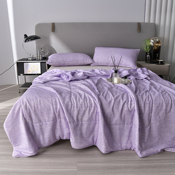 91家纺网 家纺一手货源 找家纺 库里梦家纺 2026新款凉感条纹针织冰淇淋空调被夏被夏凉被 魅紫