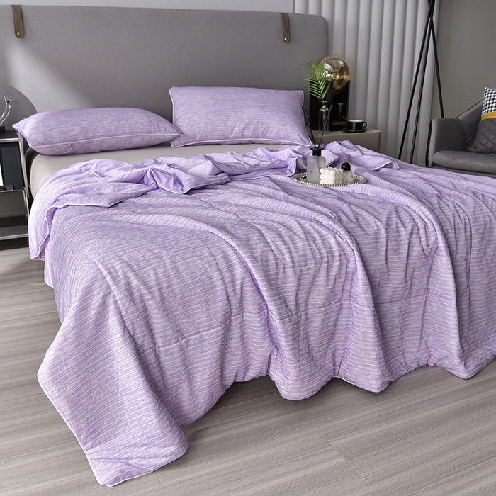 91家纺网 家纺一手货源 找家纺 库里梦家纺 2026新款凉感条纹针织冰淇淋空调被夏被夏凉被 魅紫