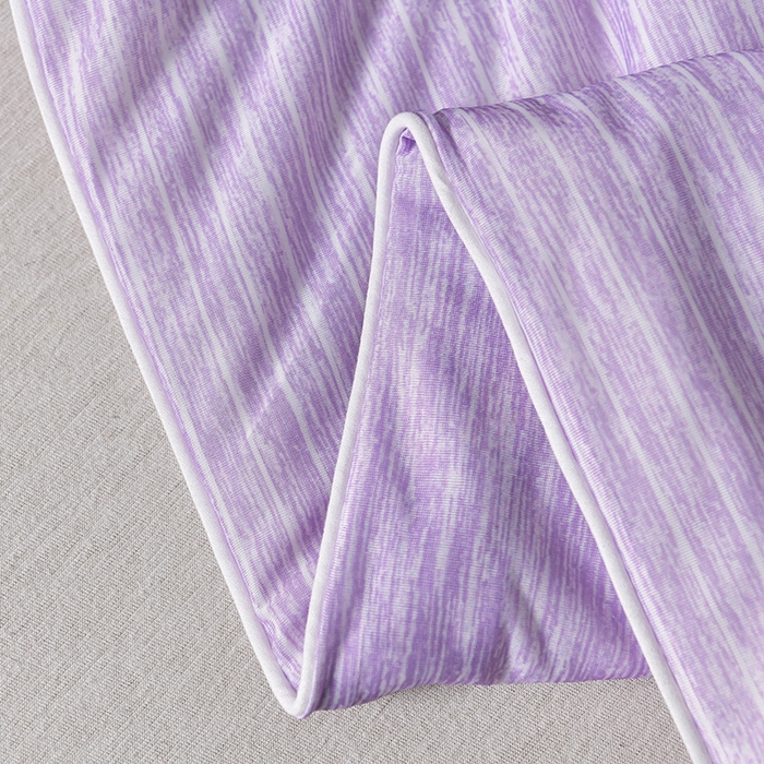 91家纺网 家纺一手货源 找家纺 库里梦家纺 2026新款凉感条纹针织冰淇淋空调被夏被夏凉被 魅紫