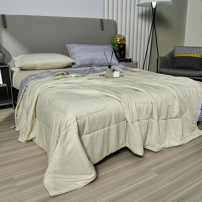 91家纺网 家纺一手货源 找家纺 库里梦家纺 2026新款凉感条纹针织冰淇淋空调被夏被夏凉被 奶绿