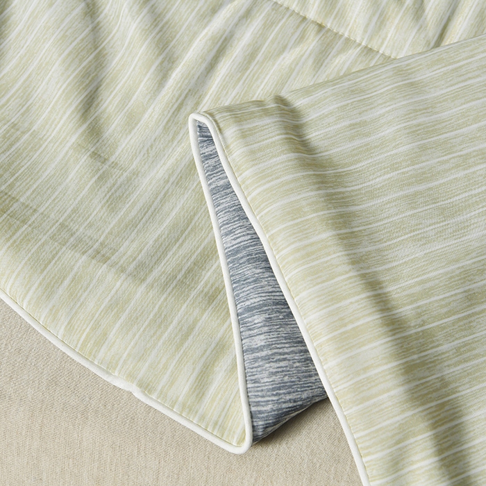 91家纺网 家纺一手货源 找家纺 库里梦家纺 2026新款凉感条纹针织冰淇淋空调被夏被夏凉被 奶绿