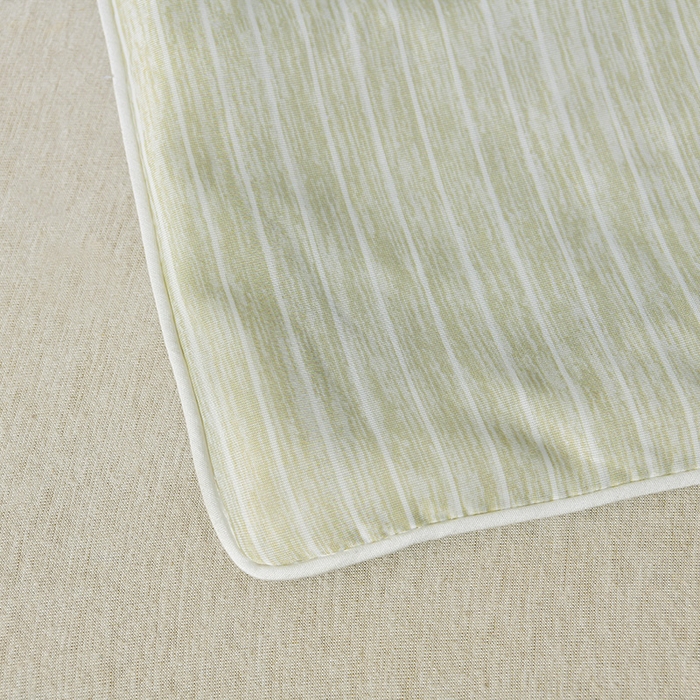 91家纺网 家纺一手货源 找家纺 库里梦家纺 2026新款凉感条纹针织冰淇淋空调被夏被夏凉被 奶绿