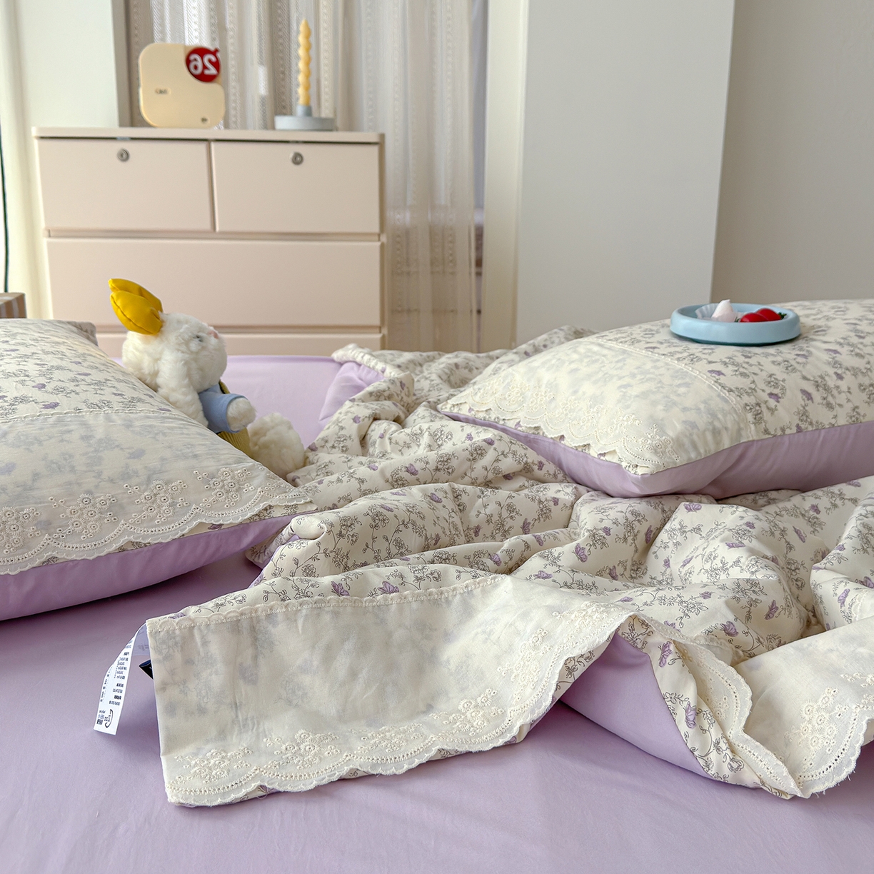 91家纺网 家纺一手货源 找家纺 竹合家纺 2026春夏新款古法水洗仿棉云感棉夏被四件套全棉花边印花夏凉被空调被 紫蝶