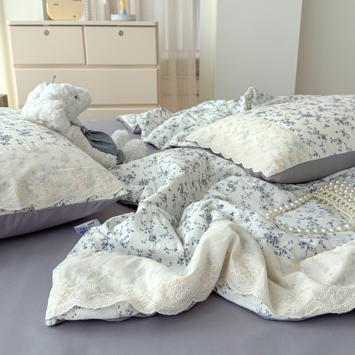 91家纺网 家纺一手货源 找家纺 竹合家纺 2026春夏新款古法水洗仿棉云感棉夏被四件套全棉花边印花夏凉被空调被 素羽