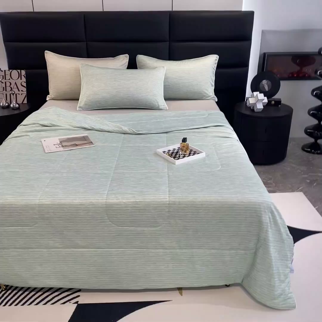 91家纺网 家纺一手货源 找家纺 库里梦家纺 2026新款凉感条纹针织冰淇淋空调被夏被夏凉被 水绿