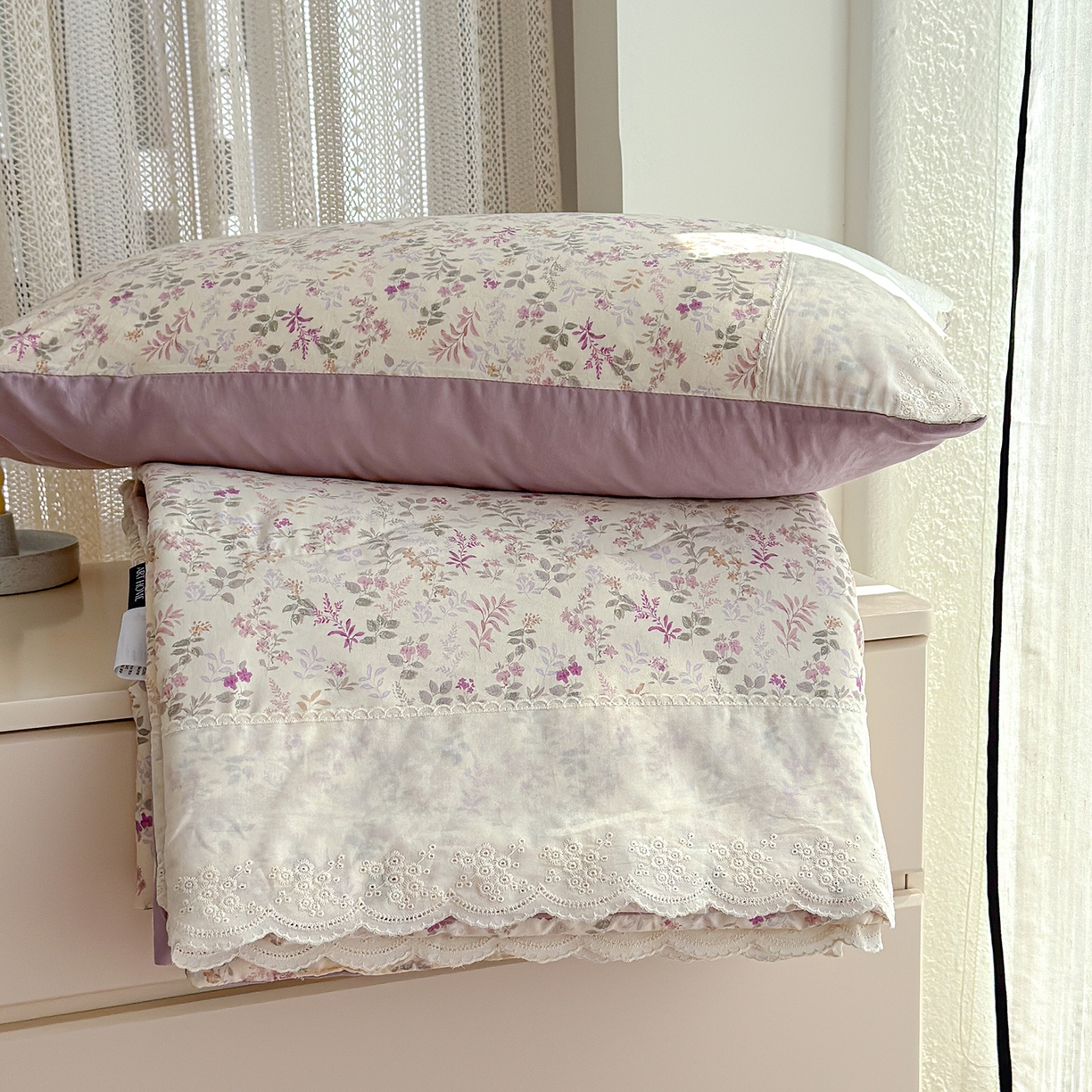 91家纺网 家纺一手货源 找家纺 竹合家纺 2026春夏新款古法水洗仿棉云感棉夏被四件套全棉花边印花夏凉被空调被 花酿