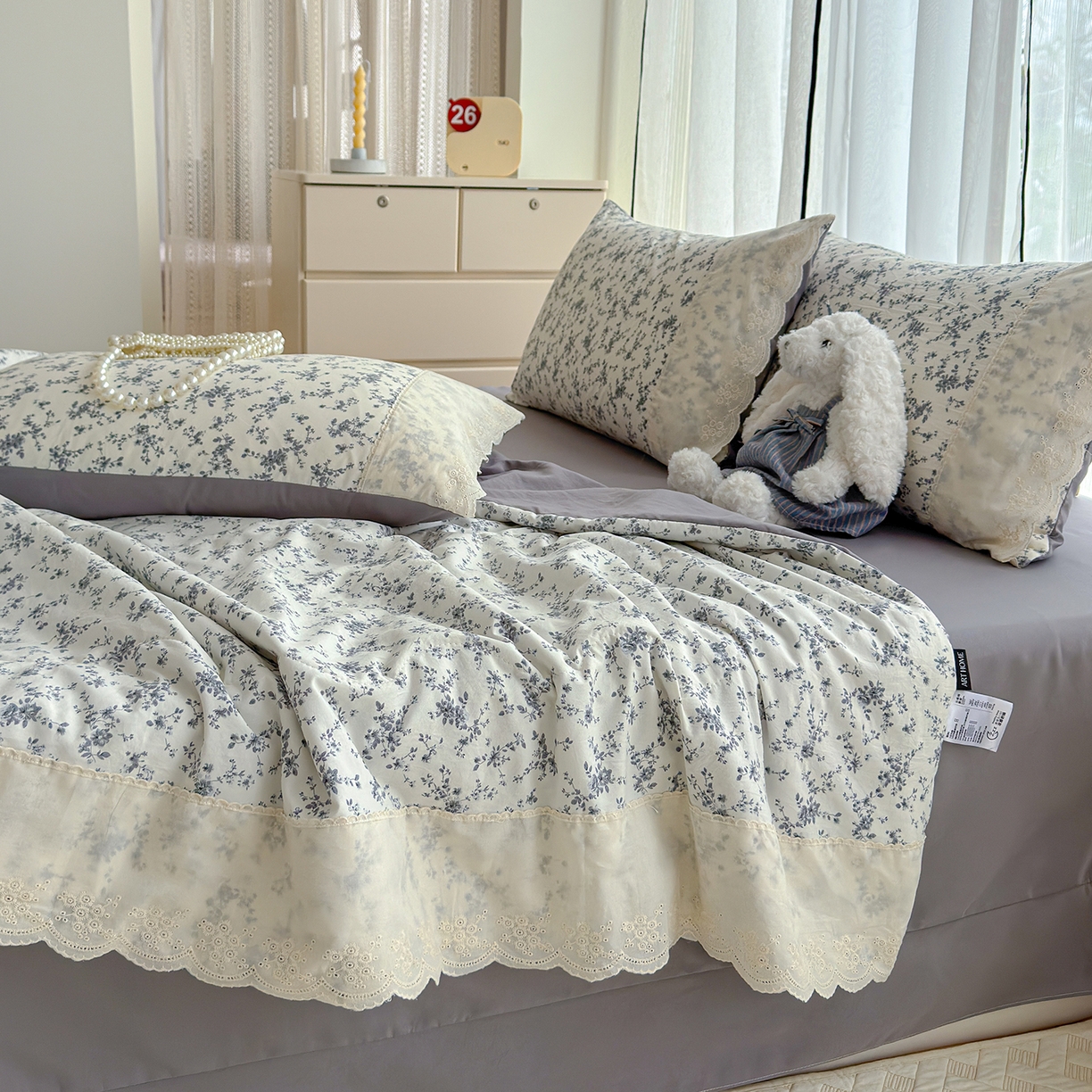 91家纺网 家纺一手货源 找家纺 竹合家纺 2026春夏新款古法水洗仿棉云感棉夏被四件套全棉花边印花夏凉被空调被 素羽