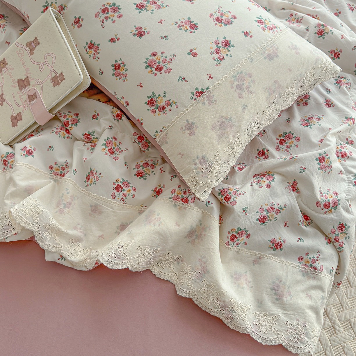 91家纺网 家纺一手货源 找家纺 竹合家纺 2026春夏新款古法水洗仿棉云感棉夏被四件套全棉花边印花夏凉被空调被 棠梨