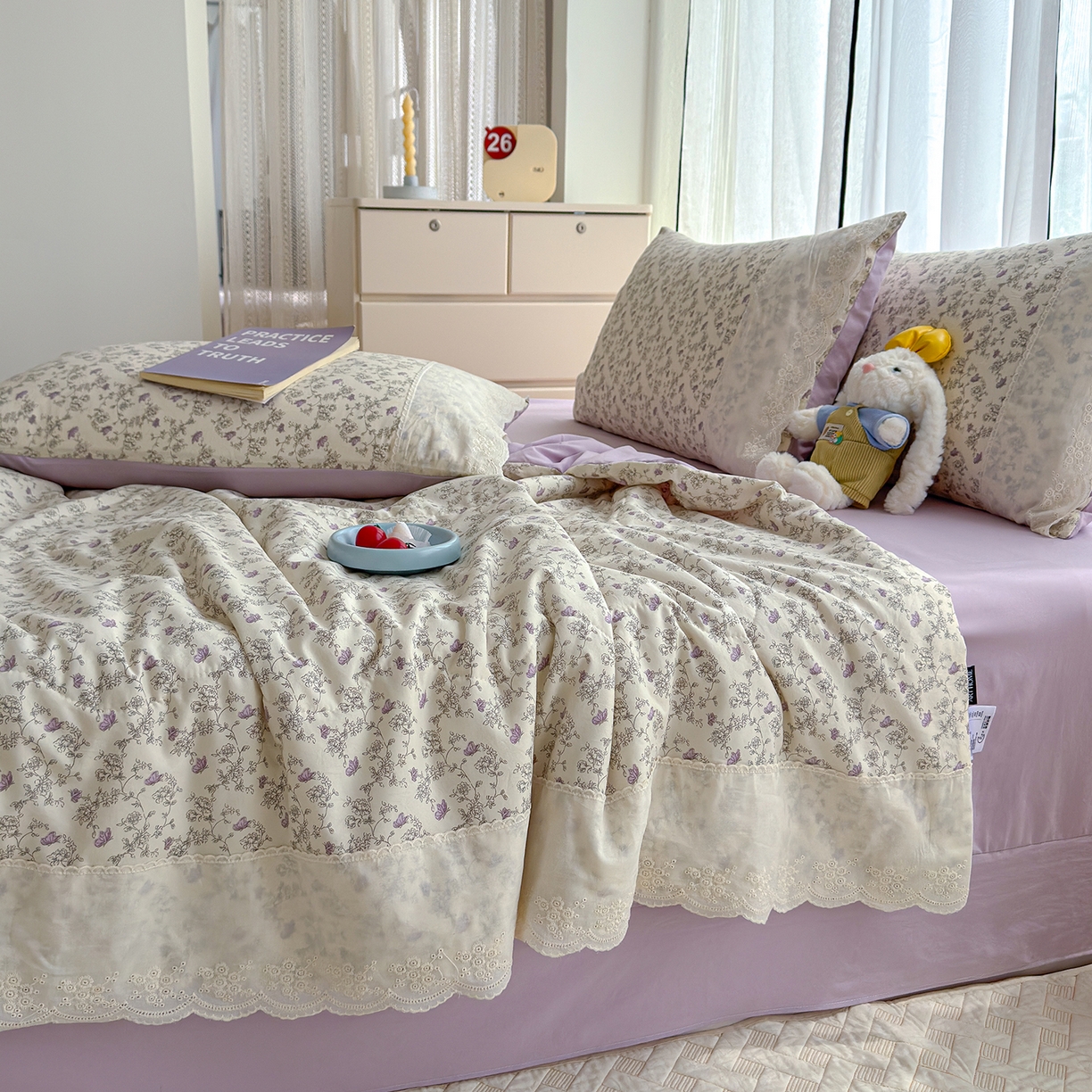 91家纺网 家纺一手货源 找家纺 竹合家纺 2026春夏新款古法水洗仿棉云感棉夏被四件套全棉花边印花夏凉被空调被 紫蝶