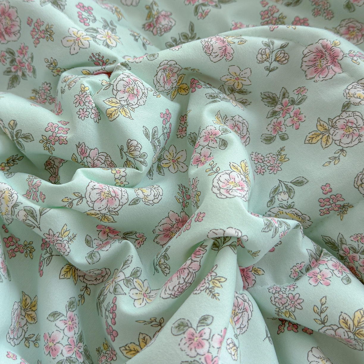 91家纺网 家纺一手货源 找家纺 竹合家纺 2026春夏新款古法水洗仿棉云感棉夏被四件套全棉花边印花夏凉被空调被 花畔