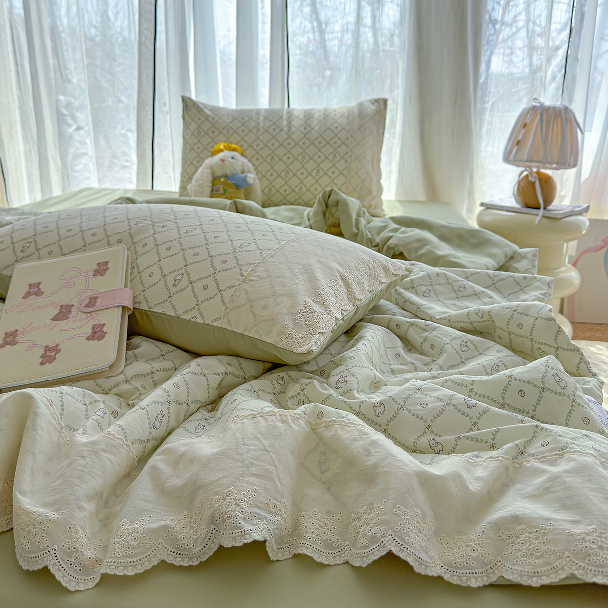 91家纺网 家纺一手货源 找家纺 竹合家纺 2026春夏新款古法水洗仿棉云感棉夏被四件套全棉花边印花夏凉被空调被 兔朵朵