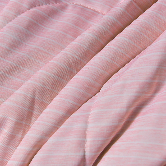 91家纺网 家纺一手货源 找家纺 库里梦家纺 2026新款凉感条纹针织冰淇淋空调被夏被夏凉被 桃粉