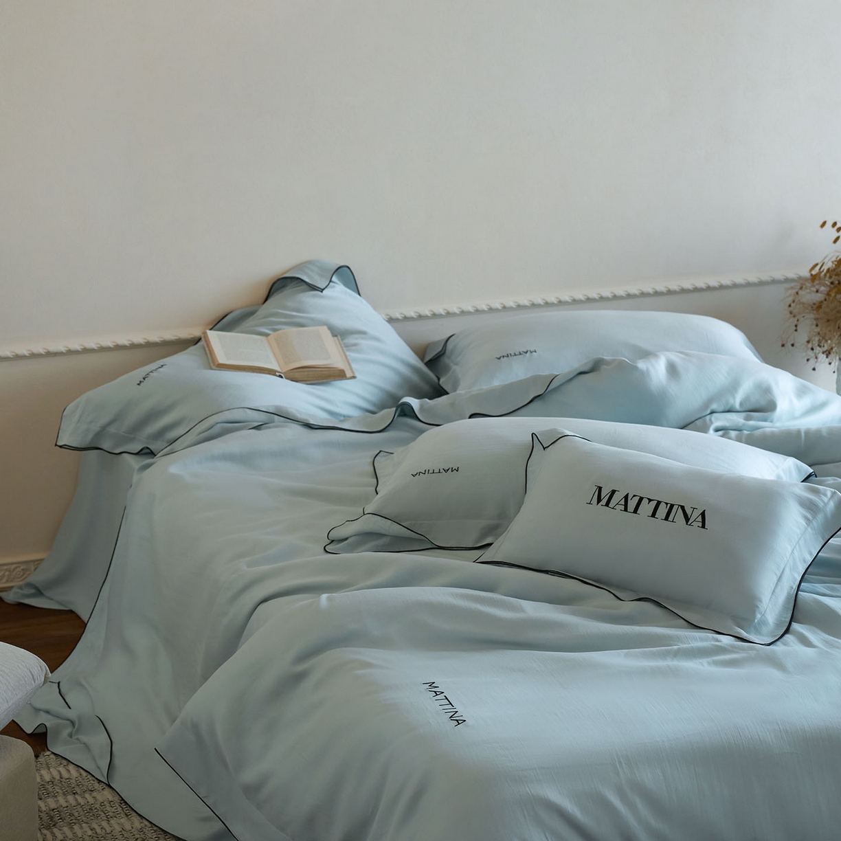 91家纺网 家纺一手货源 找家纺 时亿家居 2026新款砂洗水洗兰精天丝四件套-奶芙系列 奶芙-晴山蓝