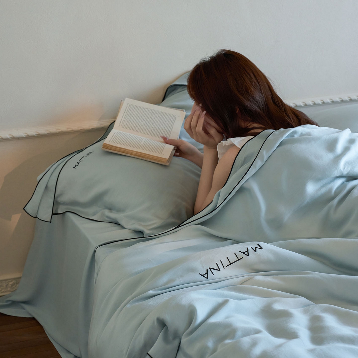 91家纺网 家纺一手货源 找家纺 时亿家居 2026新款砂洗水洗兰精天丝四件套-奶芙系列 奶芙-晴山蓝