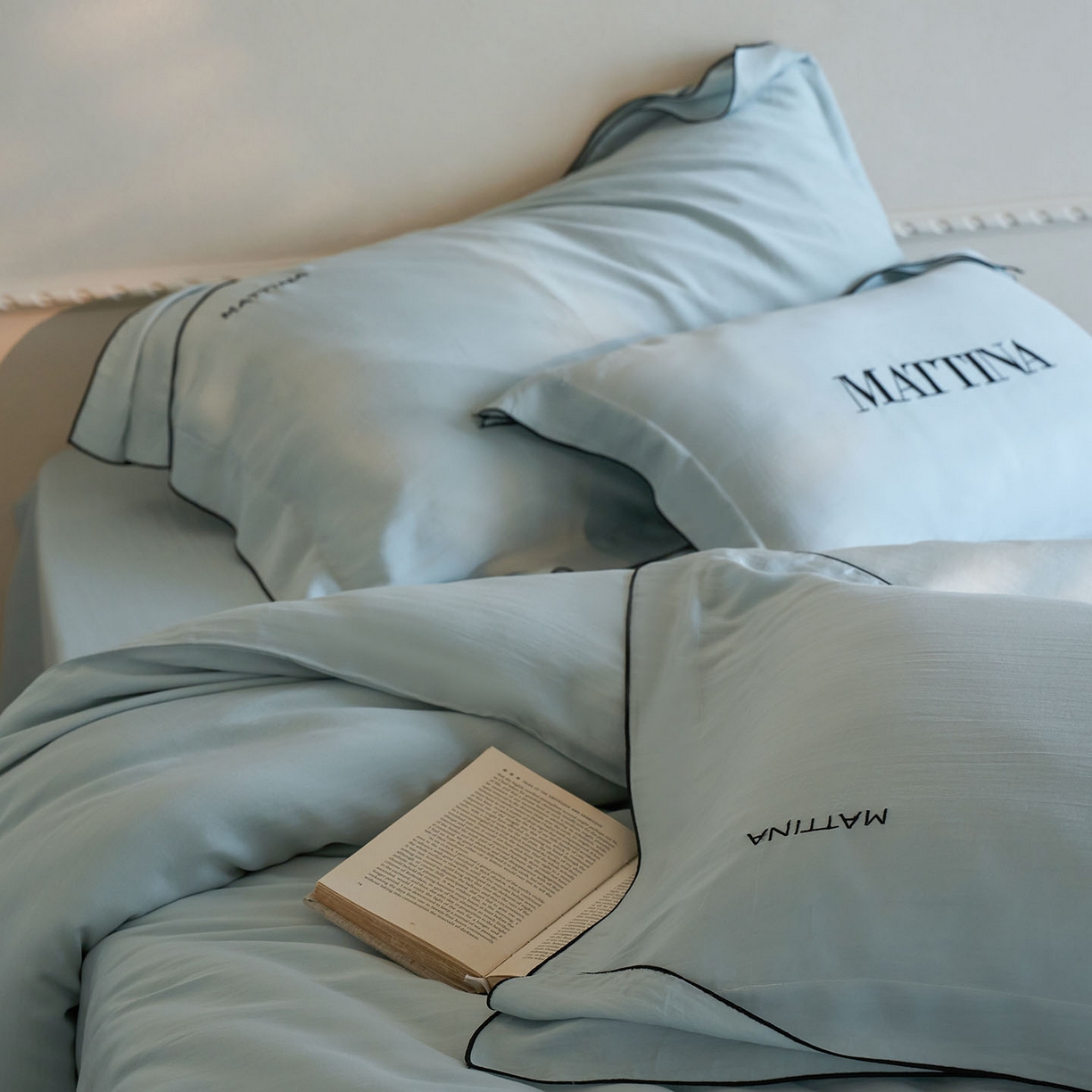 91家纺网 家纺一手货源 找家纺 时亿家居 2026新款砂洗水洗兰精天丝四件套-奶芙系列 奶芙-晴山蓝